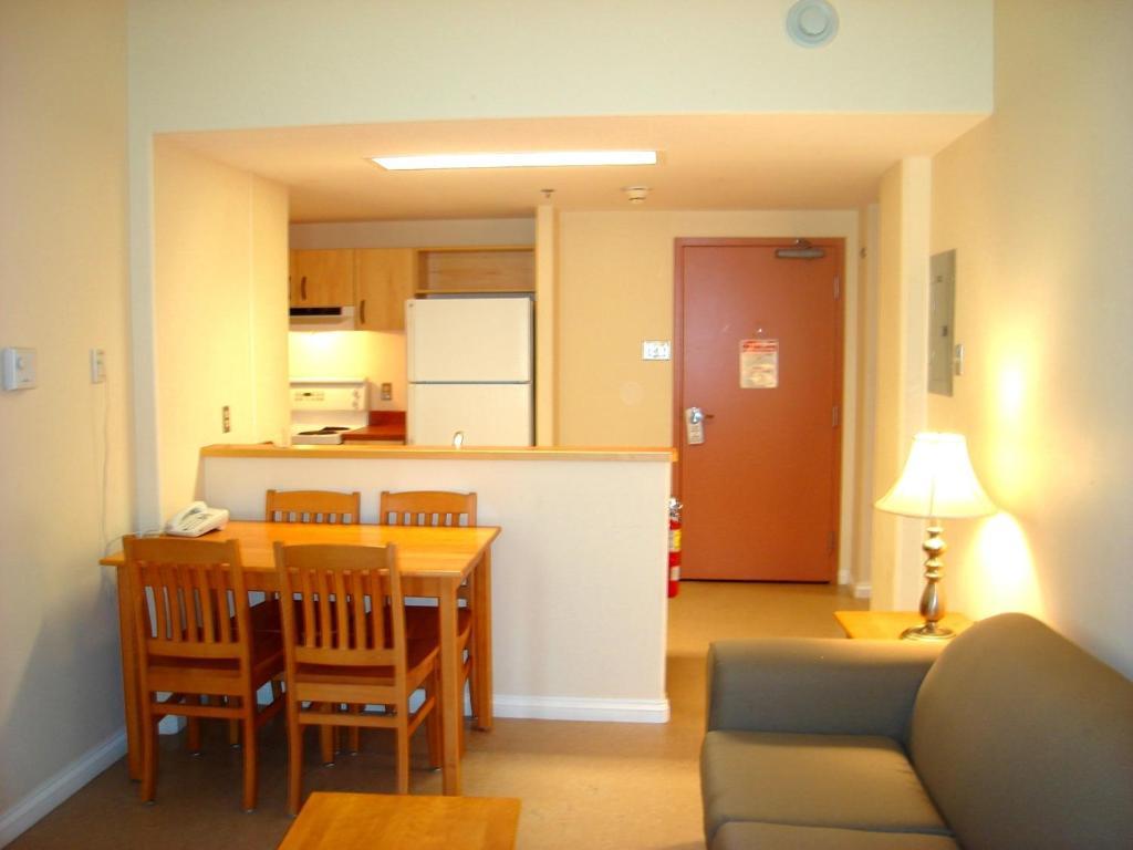 Four-Bedroom Apartment,174164736:JPEG